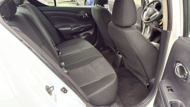 Vehicle image 13 of 23