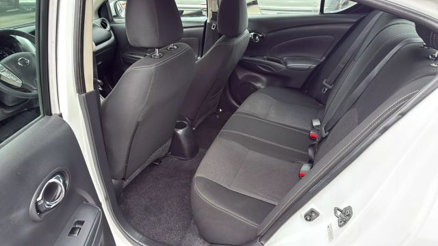 Vehicle image 11 of 23