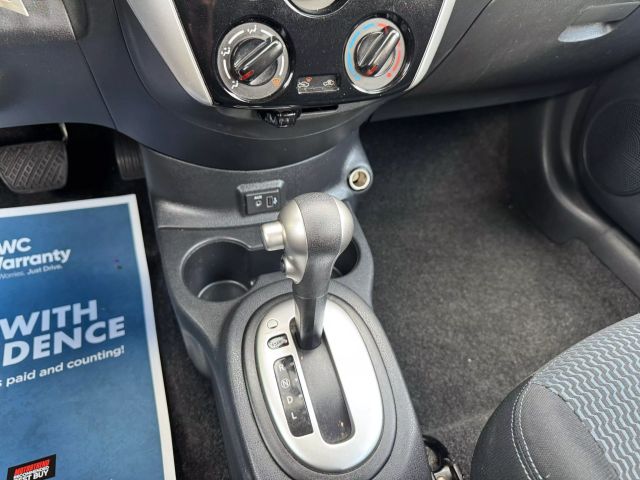 Vehicle image 25 of 31