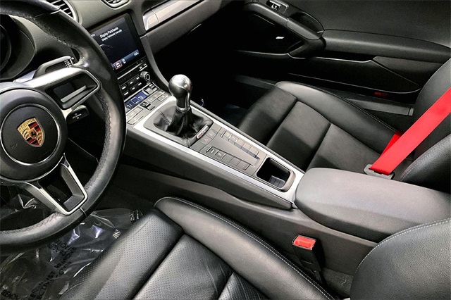 2018 Porsche 718 Cayman Base Image 21 of 36