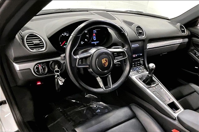 2018 Porsche 718 Cayman Base Image 13 of 36