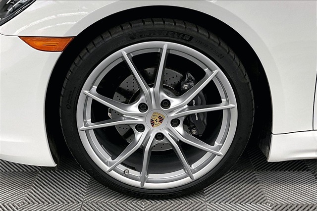 2018 Porsche 718 Cayman Base Image 6 of 36