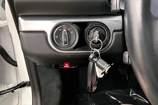 2018 Porsche 718 Cayman Base Image 34 of 36