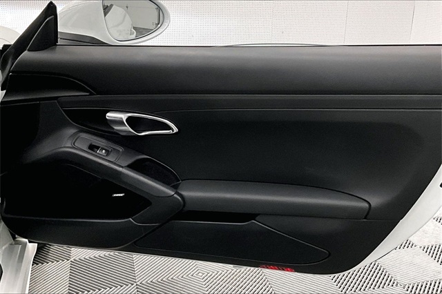 2018 Porsche 718 Cayman Base Image 22 of 36