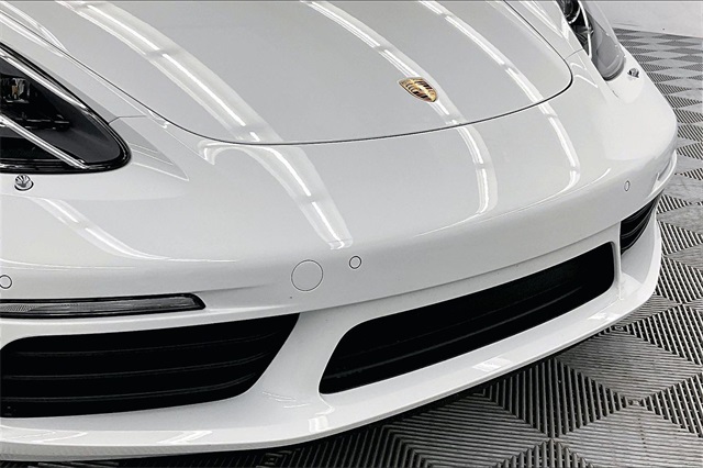 2018 Porsche 718 Cayman Base Image 35 of 36