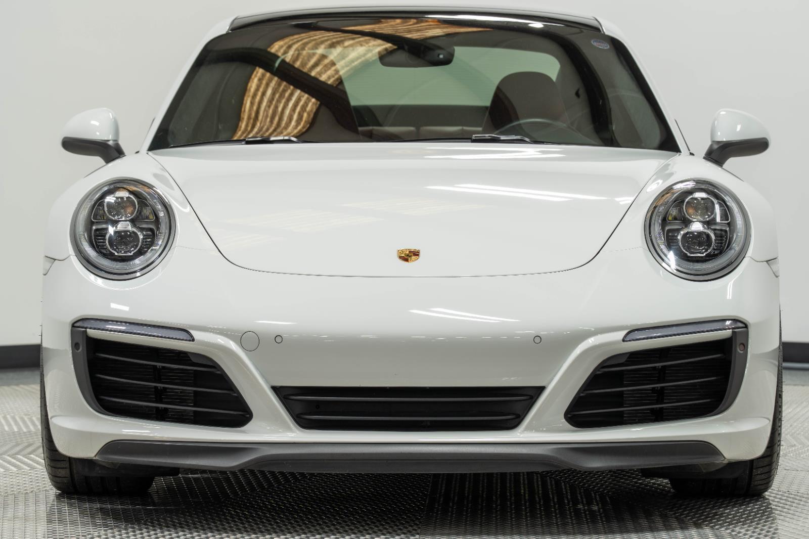 2018 Porsche 911 Carrera 4S Image 3 of 121
