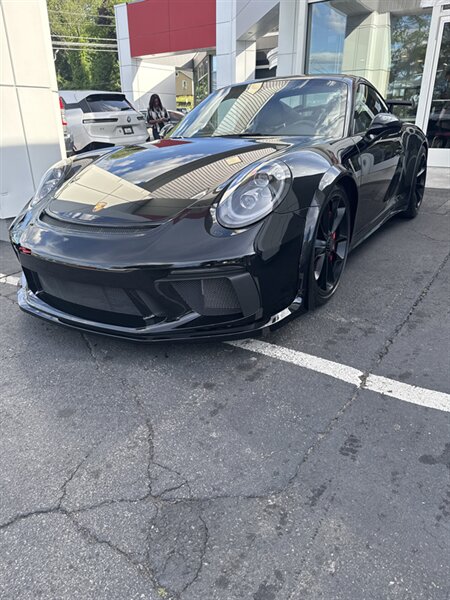 2018 Porsche 911 GT3 Image 2 of 22