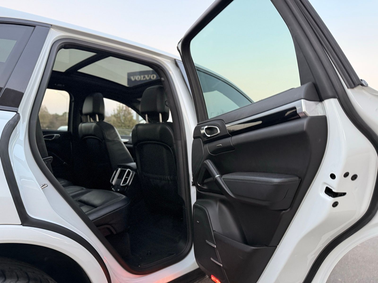 2018 Porsche Cayenne Base Image 21 of 45