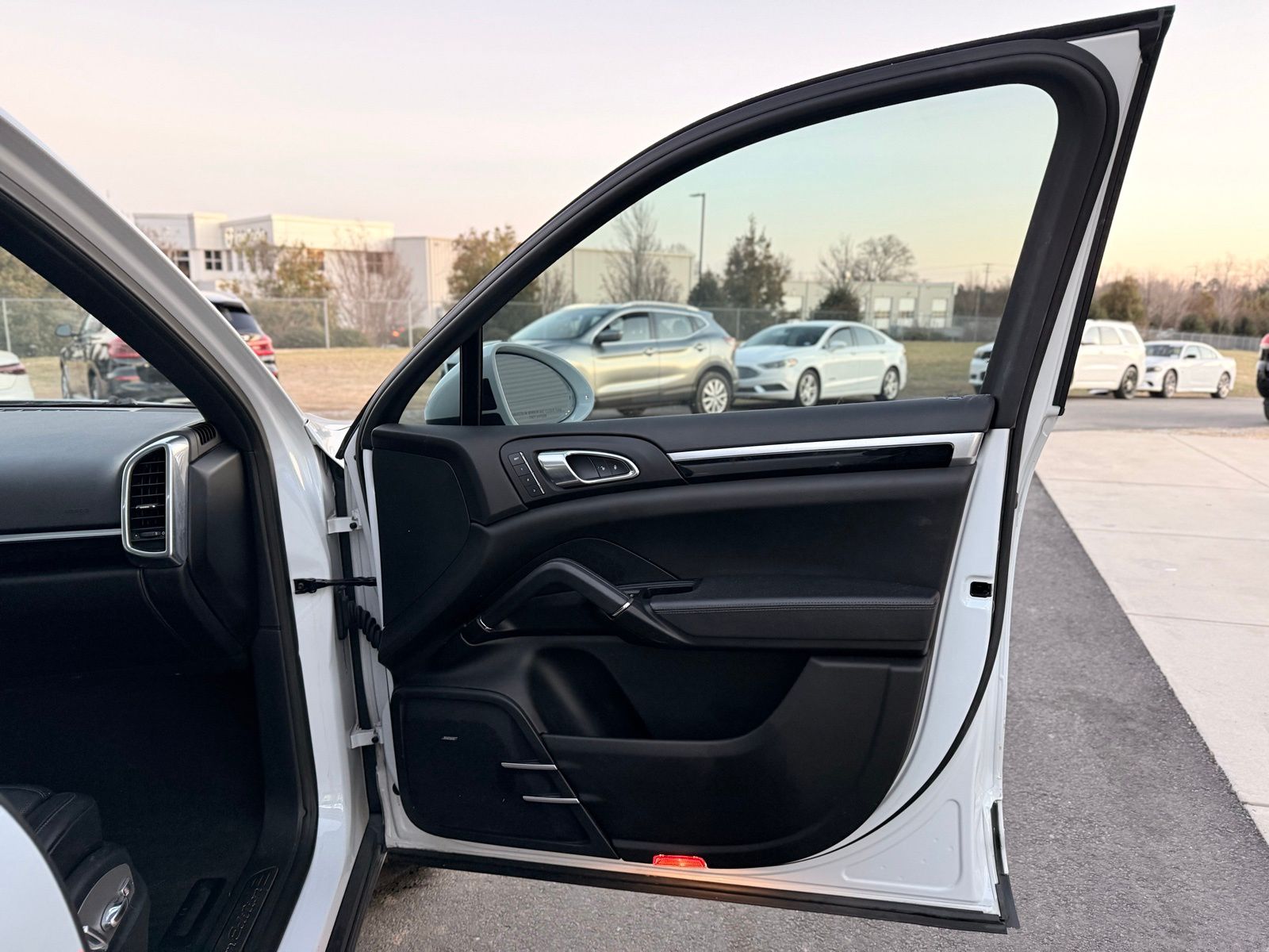 2018 Porsche Cayenne Base Image 39 of 45