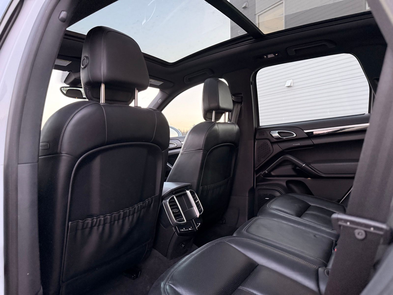 2018 Porsche Cayenne Base Image 18 of 45