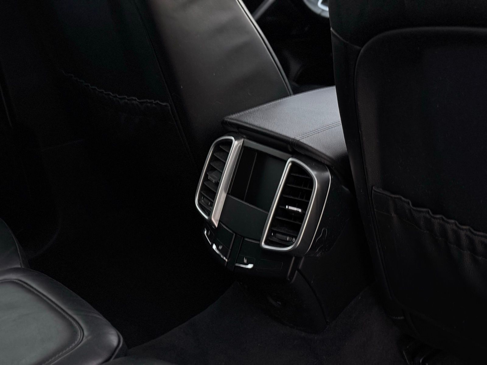 2018 Porsche Cayenne Base Image 36 of 45