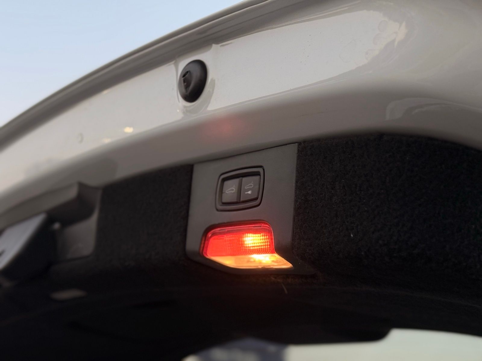 2018 Porsche Cayenne Base Image 38 of 45