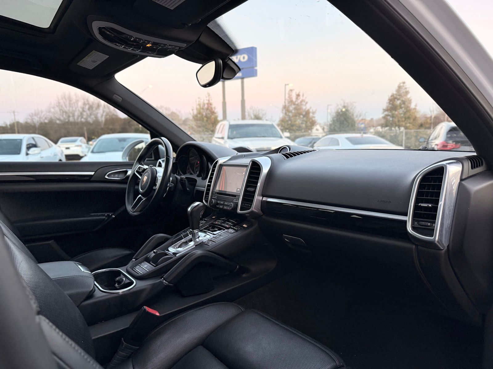 2018 Porsche Cayenne Base Image 27 of 45
