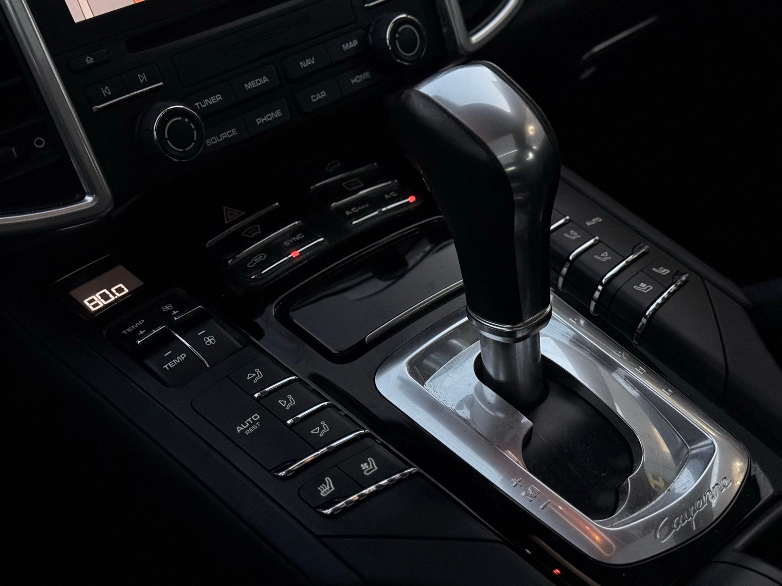 2018 Porsche Cayenne Base Image 33 of 45