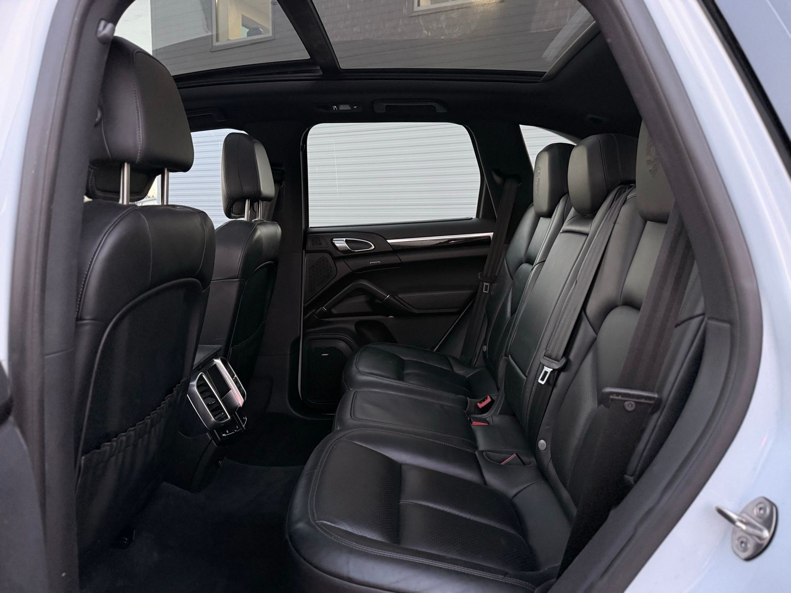 2018 Porsche Cayenne Base Image 19 of 45