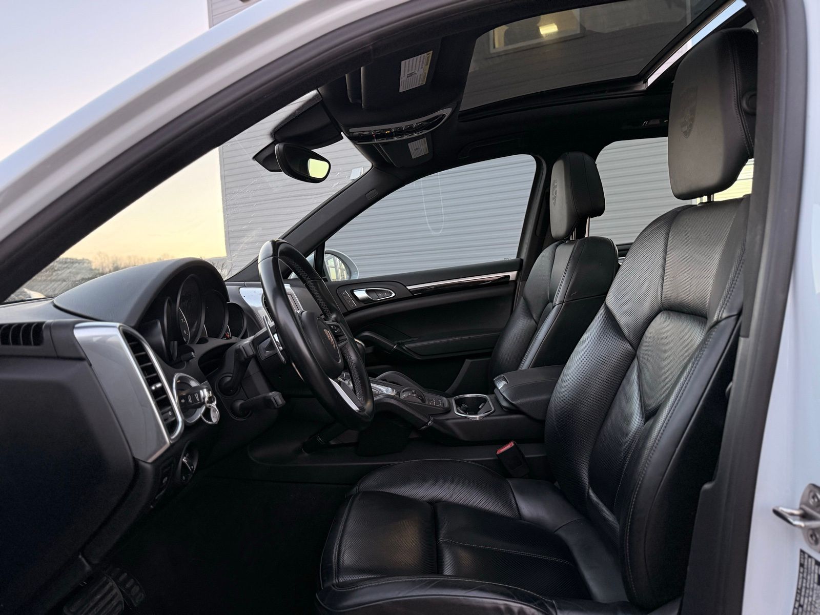 2018 Porsche Cayenne Base Image 20 of 45