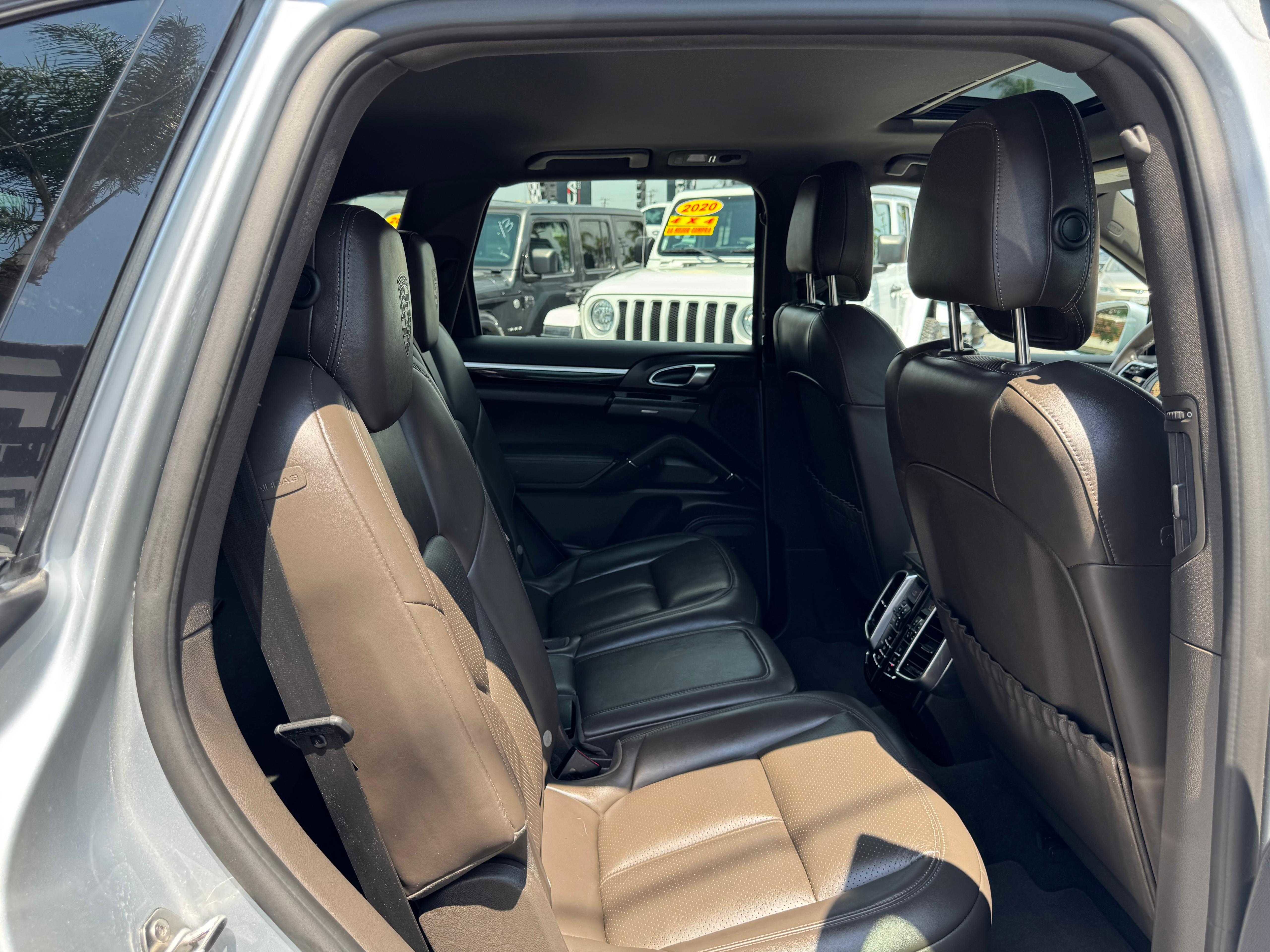Vehicle image 27 of 69