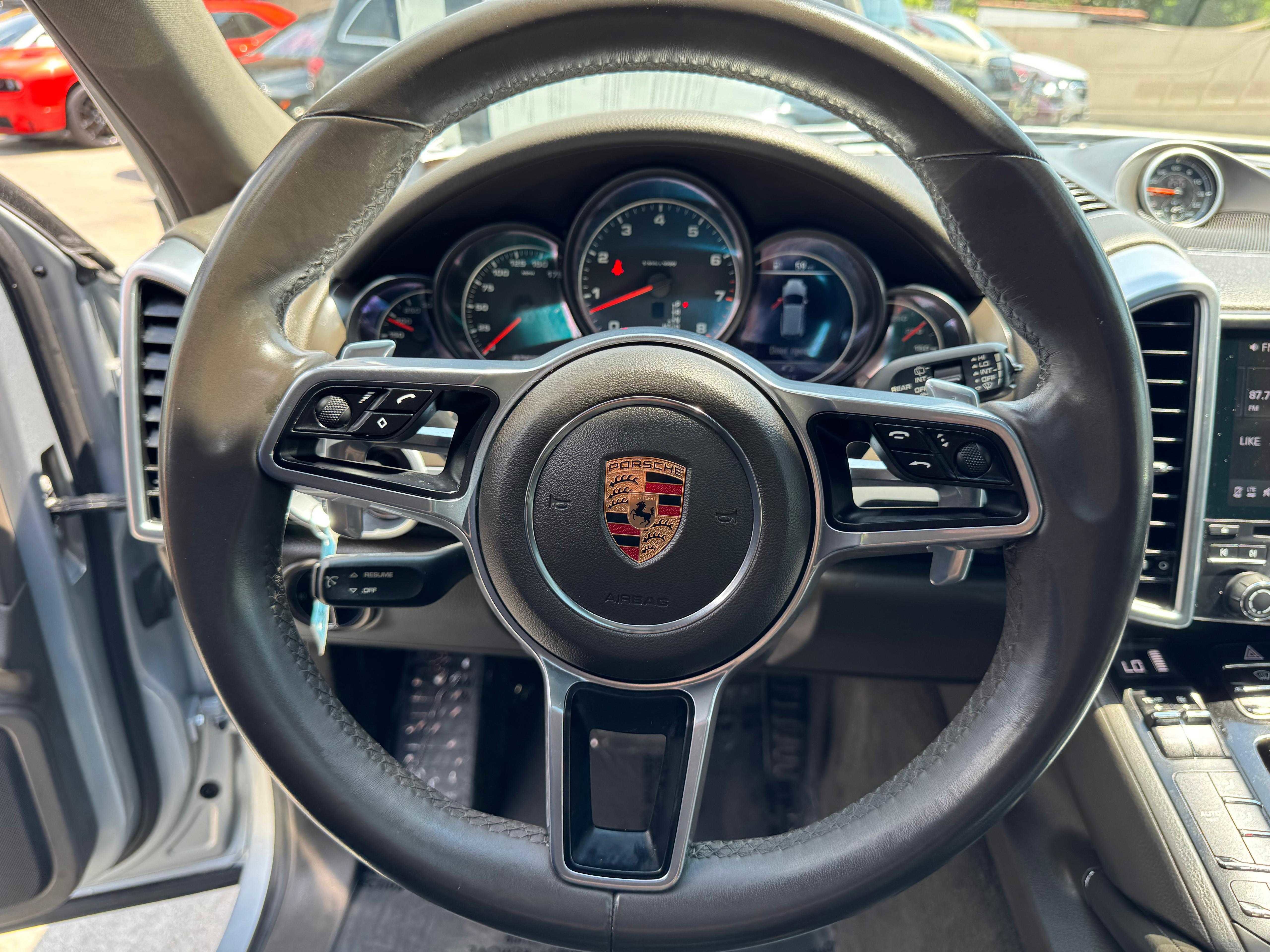 Vehicle image 60 of 69