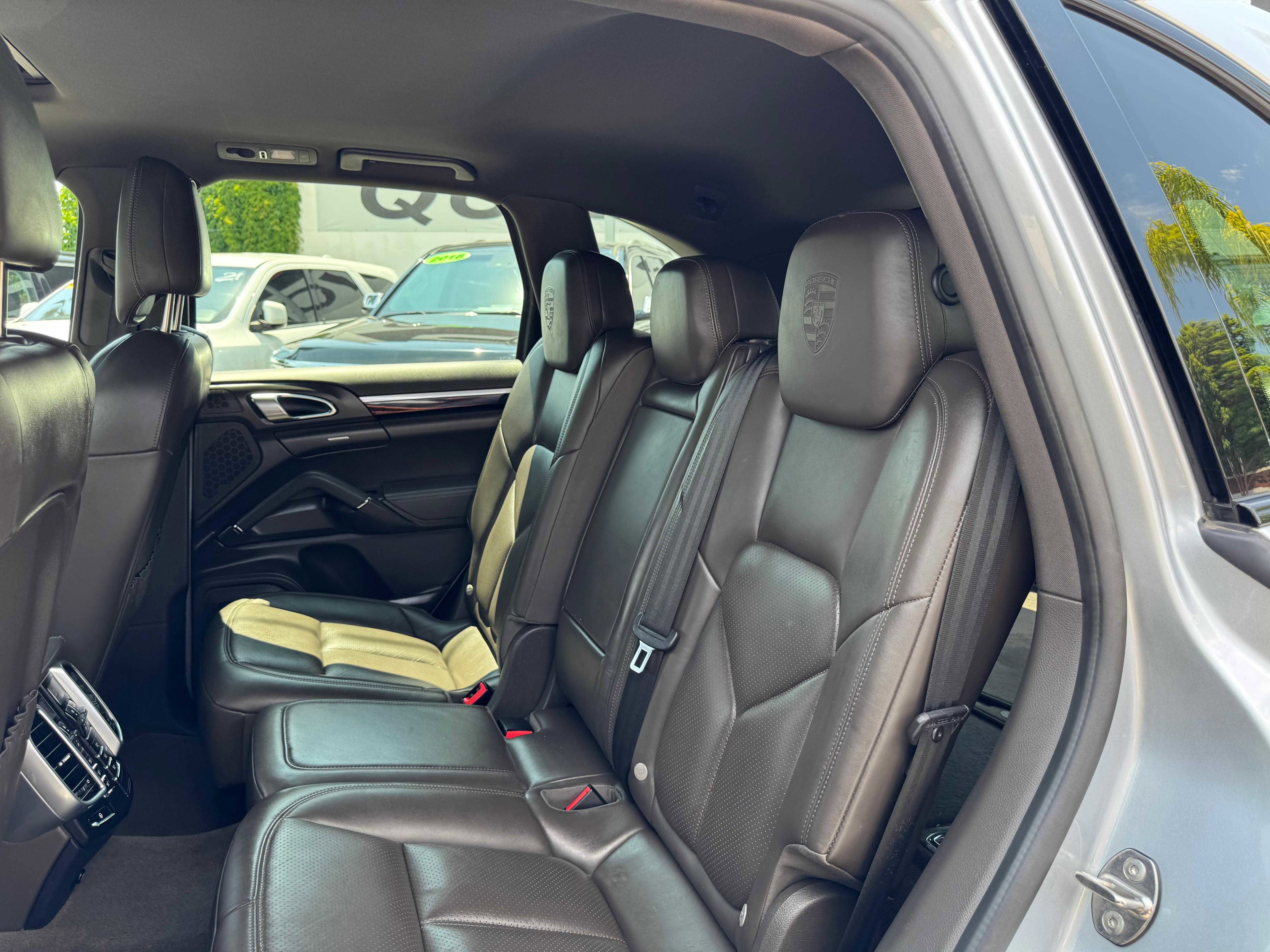 Vehicle image 23 of 69