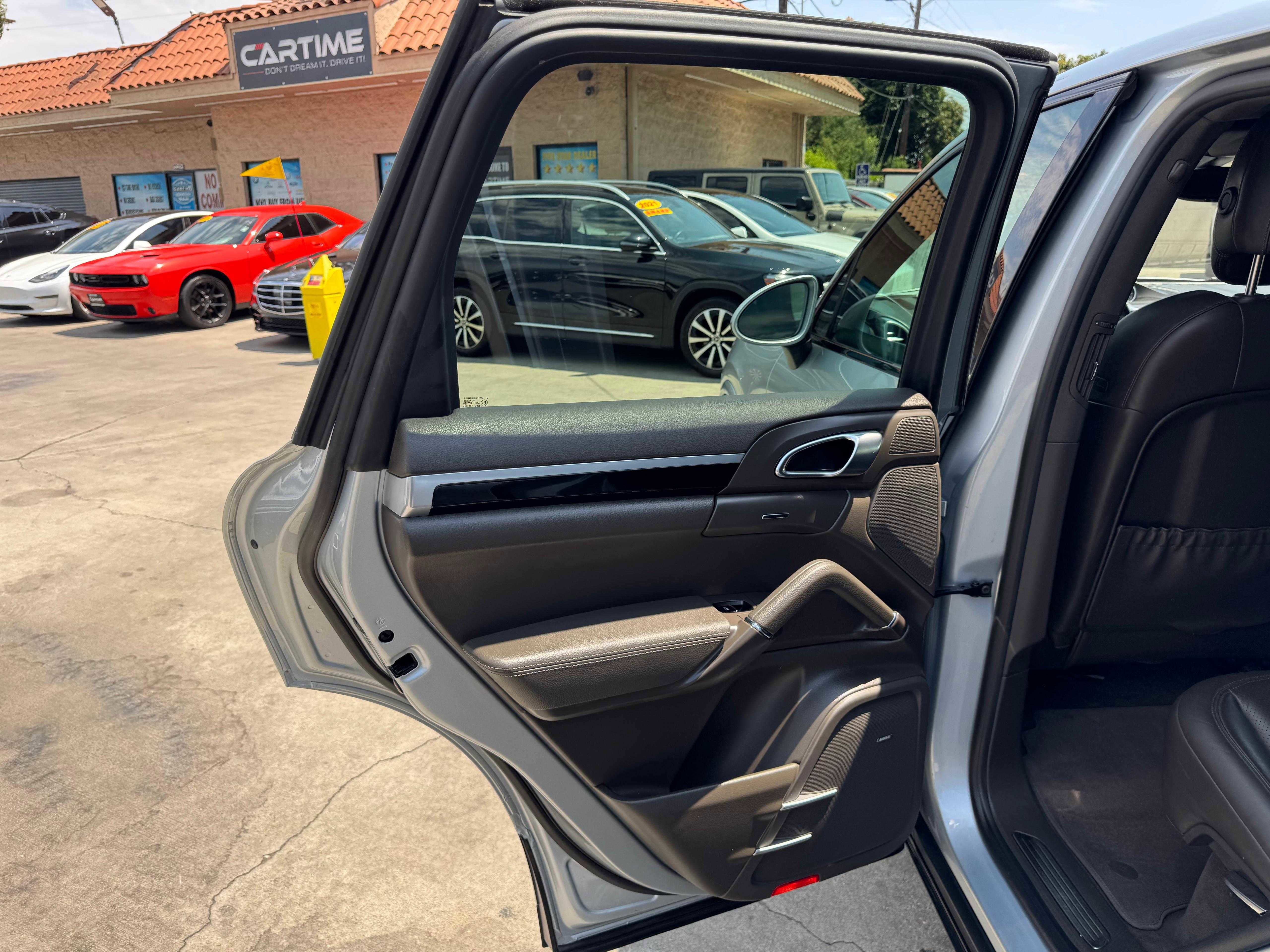 Vehicle image 67 of 69