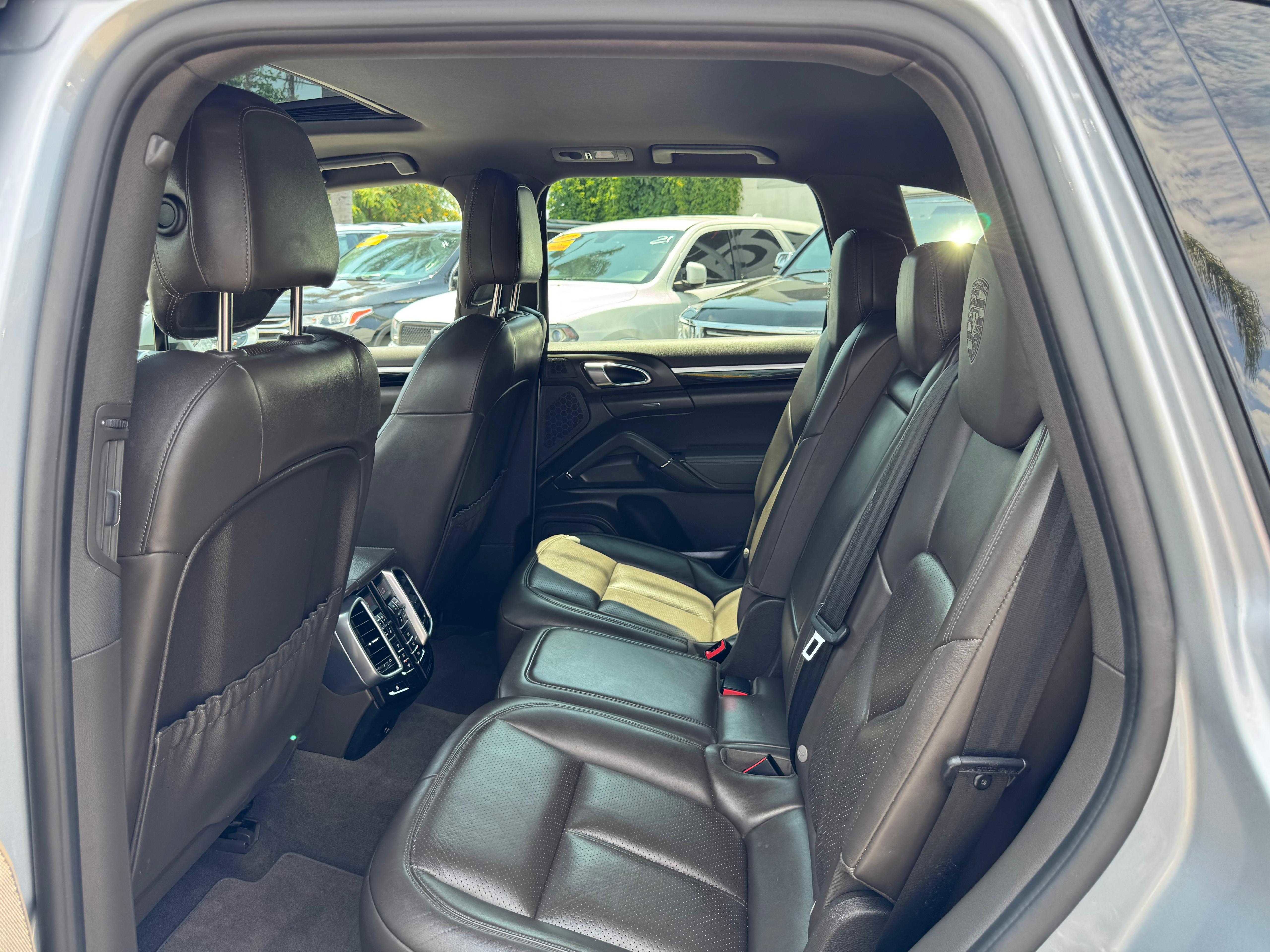Vehicle image 28 of 69