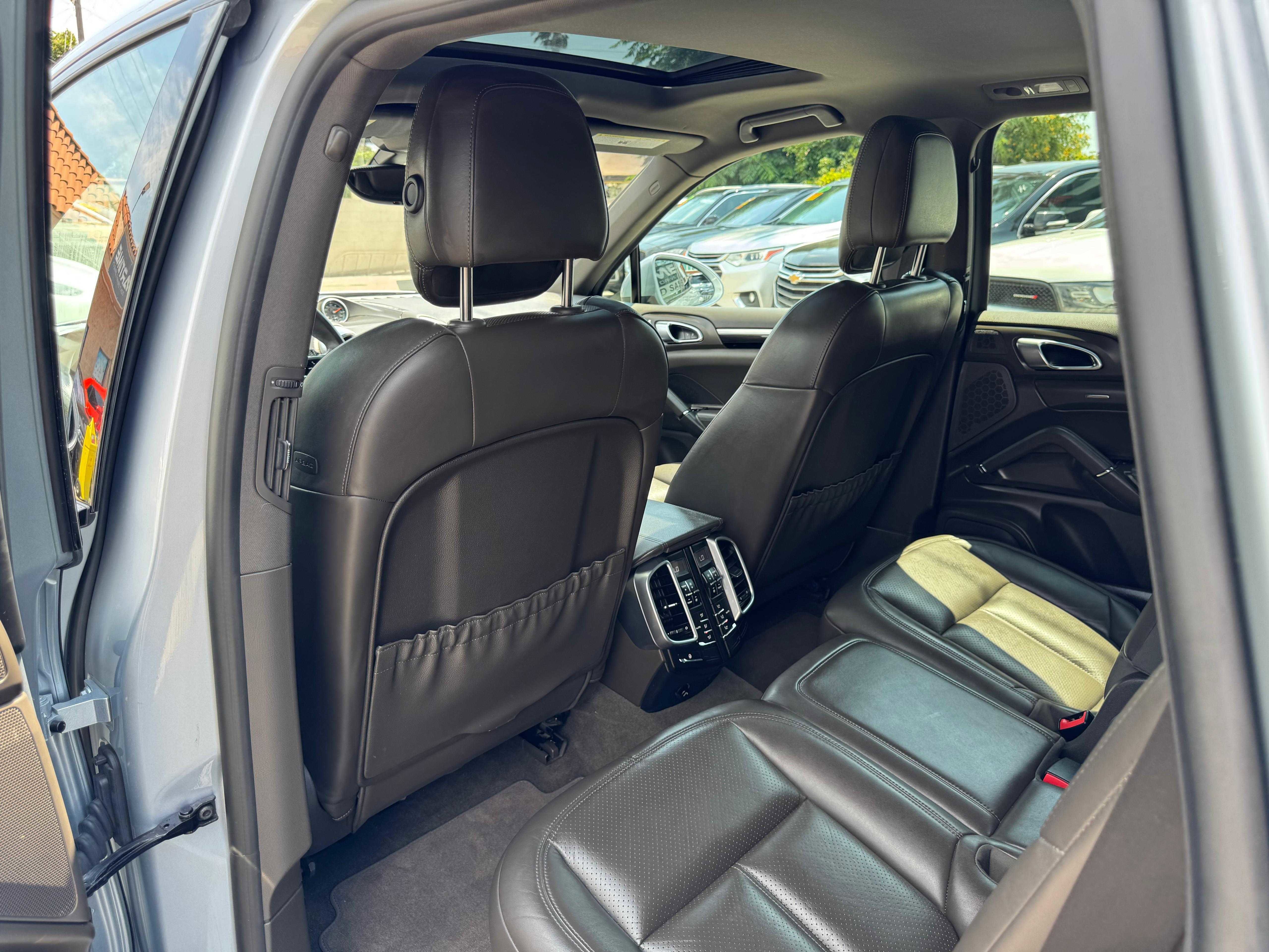 Vehicle image 21 of 69