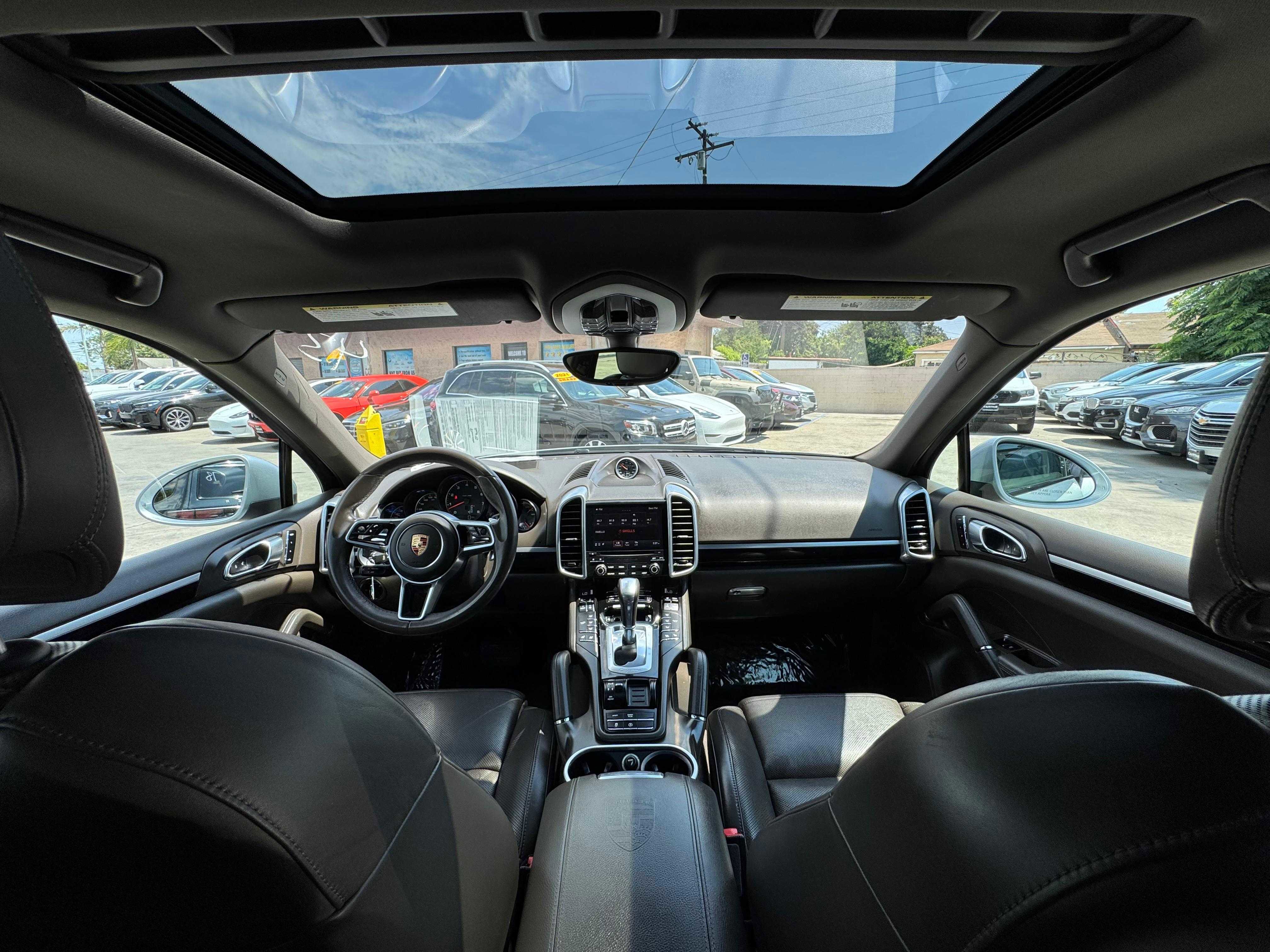 Vehicle image 32 of 69