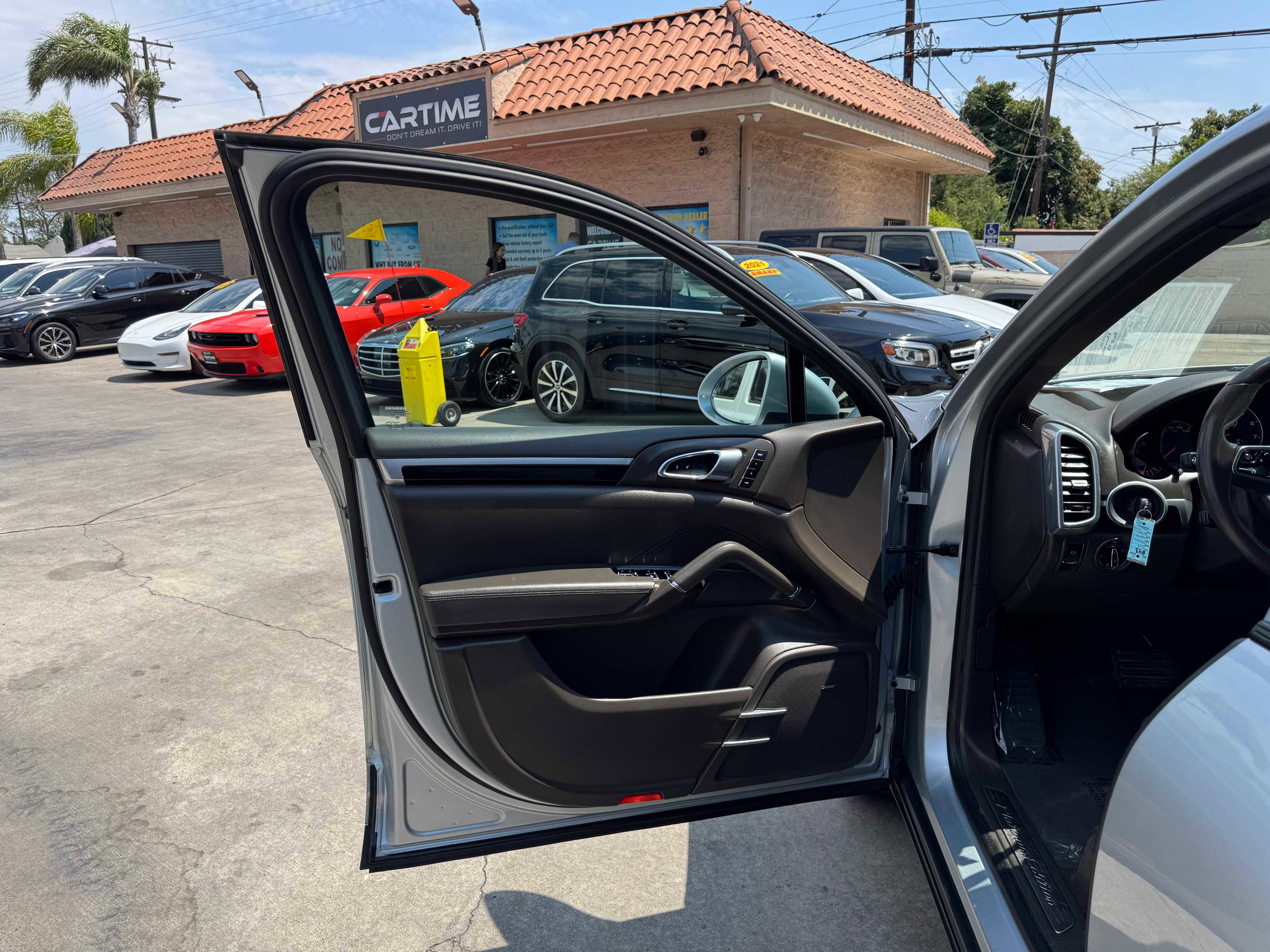 Vehicle image 35 of 69