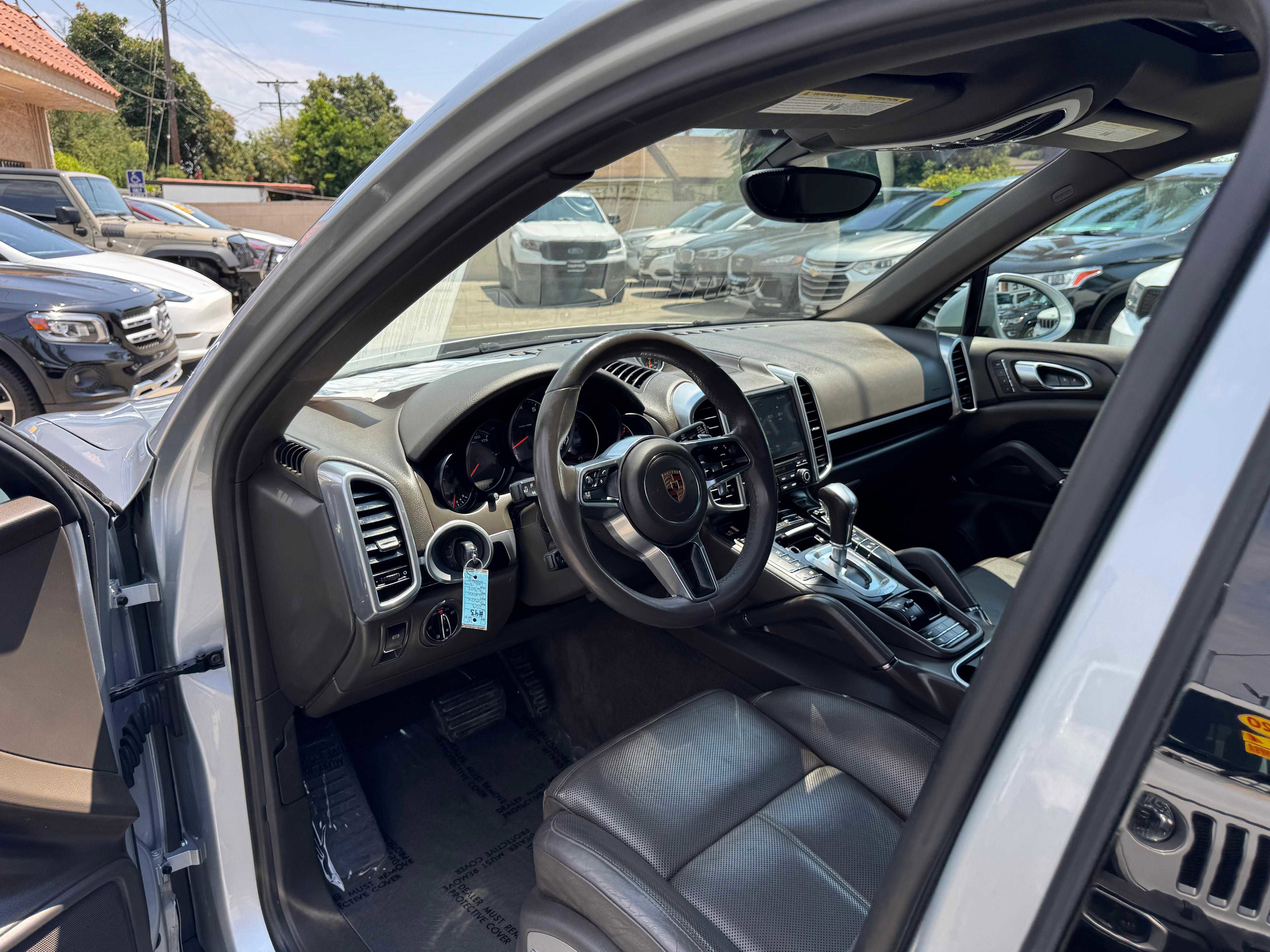Vehicle image 31 of 69