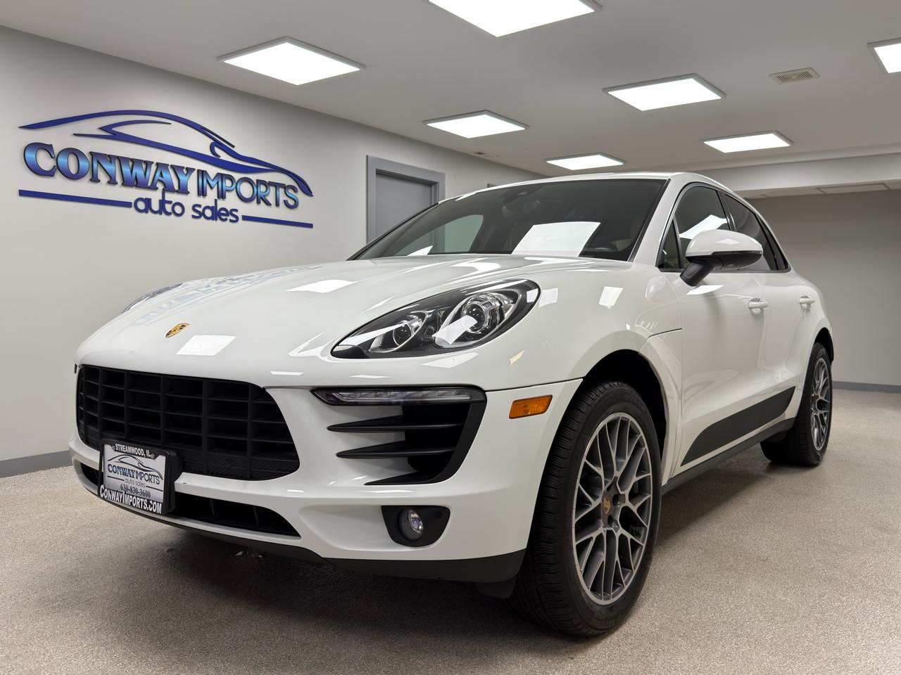 2018 Porsche Macan Image 2 of 36