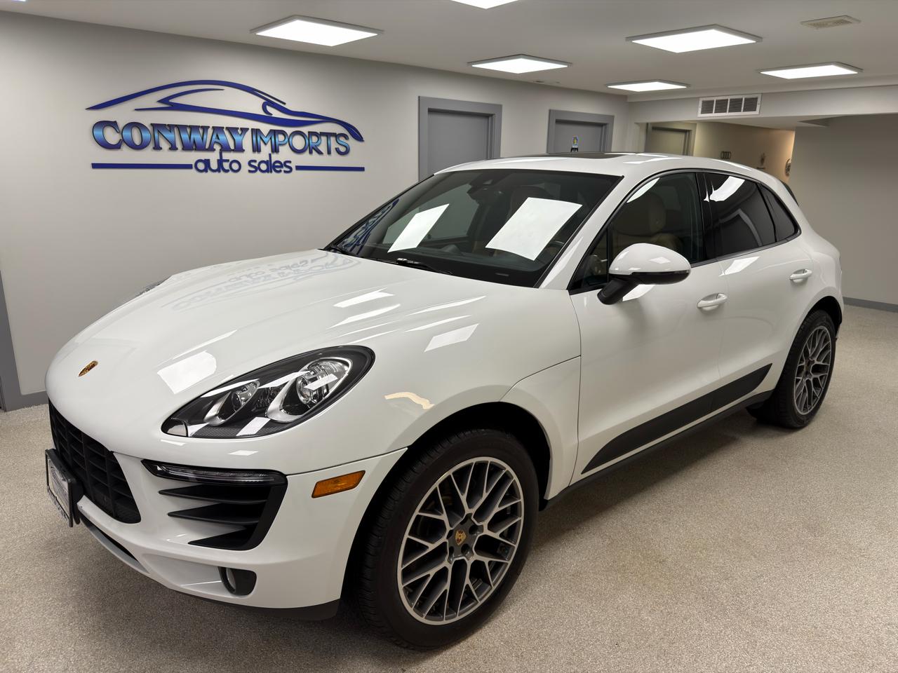2018 Porsche Macan Image 1 of 36