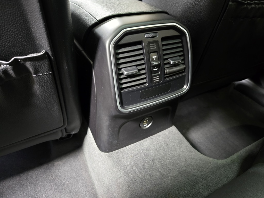 2018 Porsche Macan Base Image 50 of 61