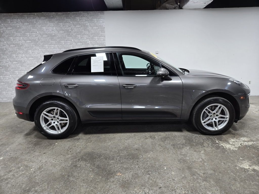 2018 Porsche Macan Base Image 6 of 61