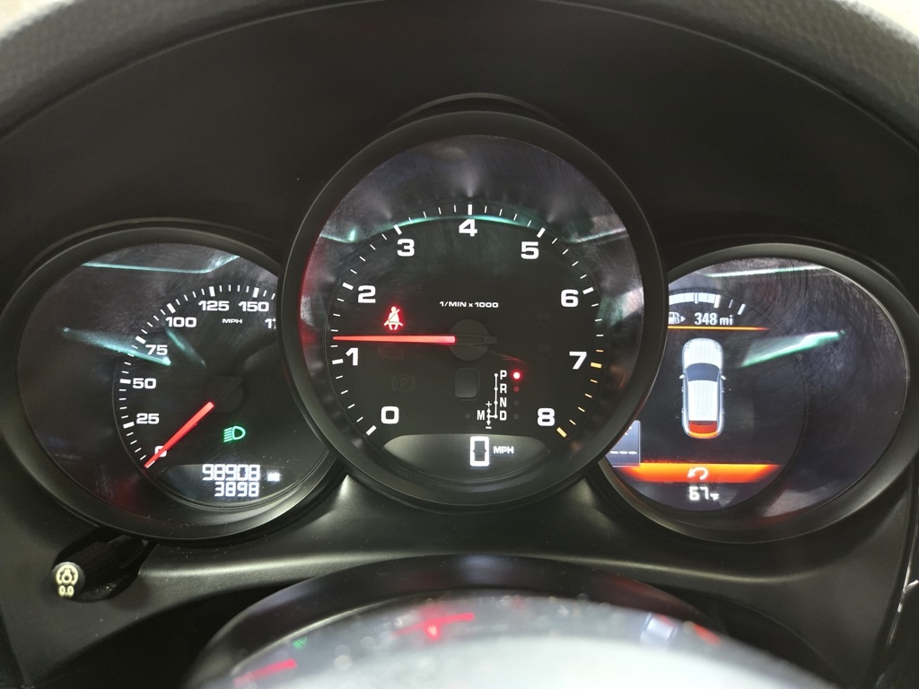 2018 Porsche Macan Base Image 37 of 61