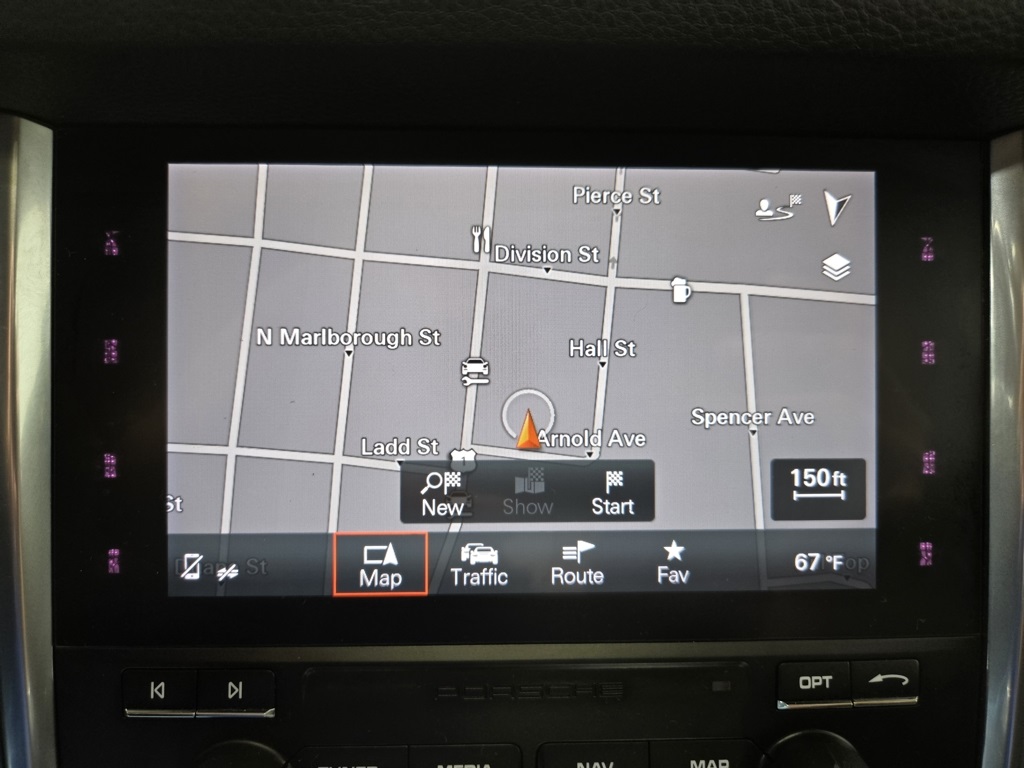 2018 Porsche Macan Base Image 42 of 61