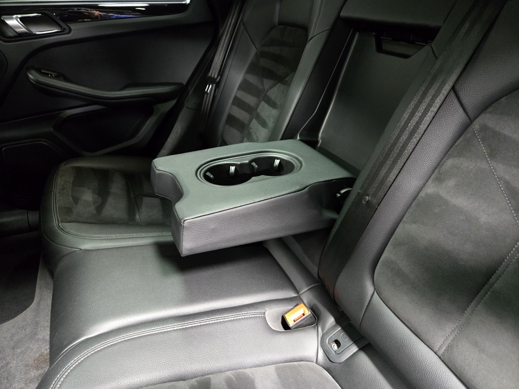 2018 Porsche Macan Base Image 58 of 61