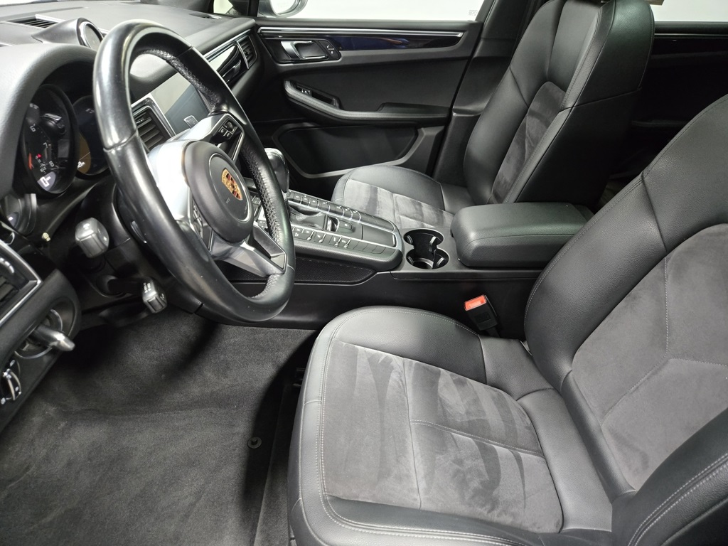 2018 Porsche Macan Base Image 56 of 61