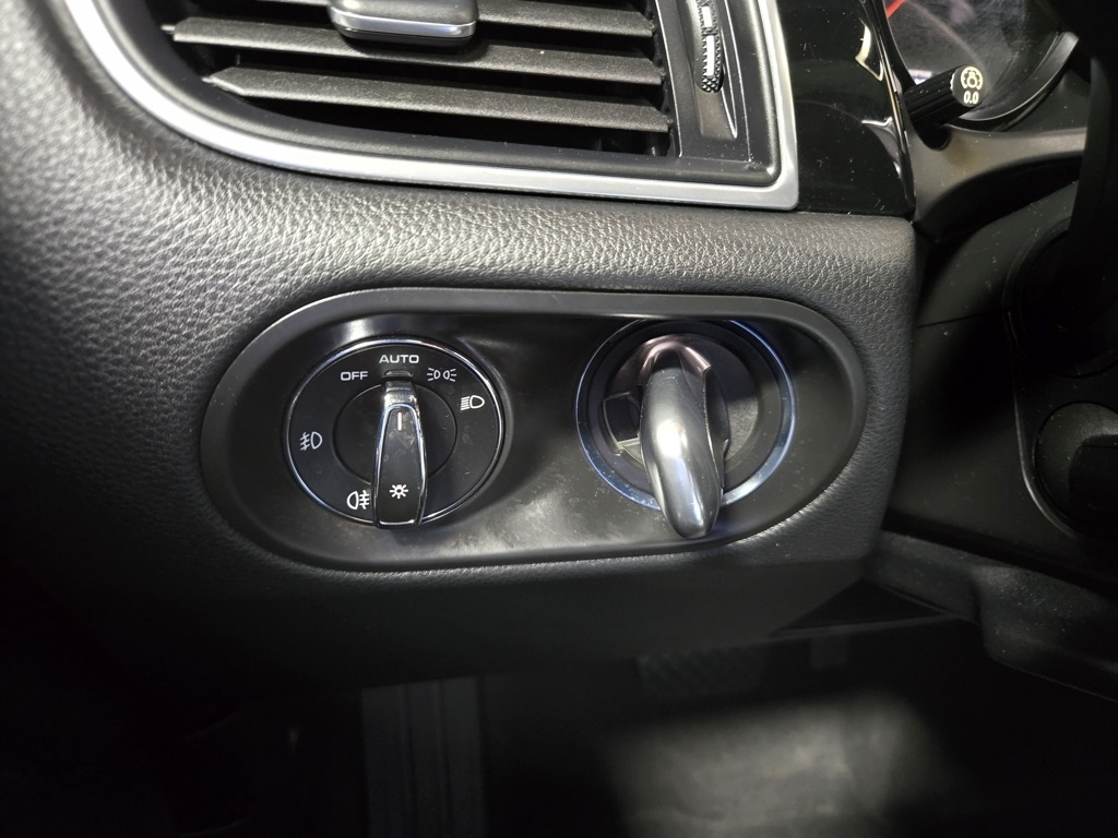 2018 Porsche Macan Base Image 51 of 61