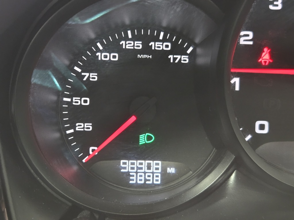 2018 Porsche Macan Base Image 38 of 61