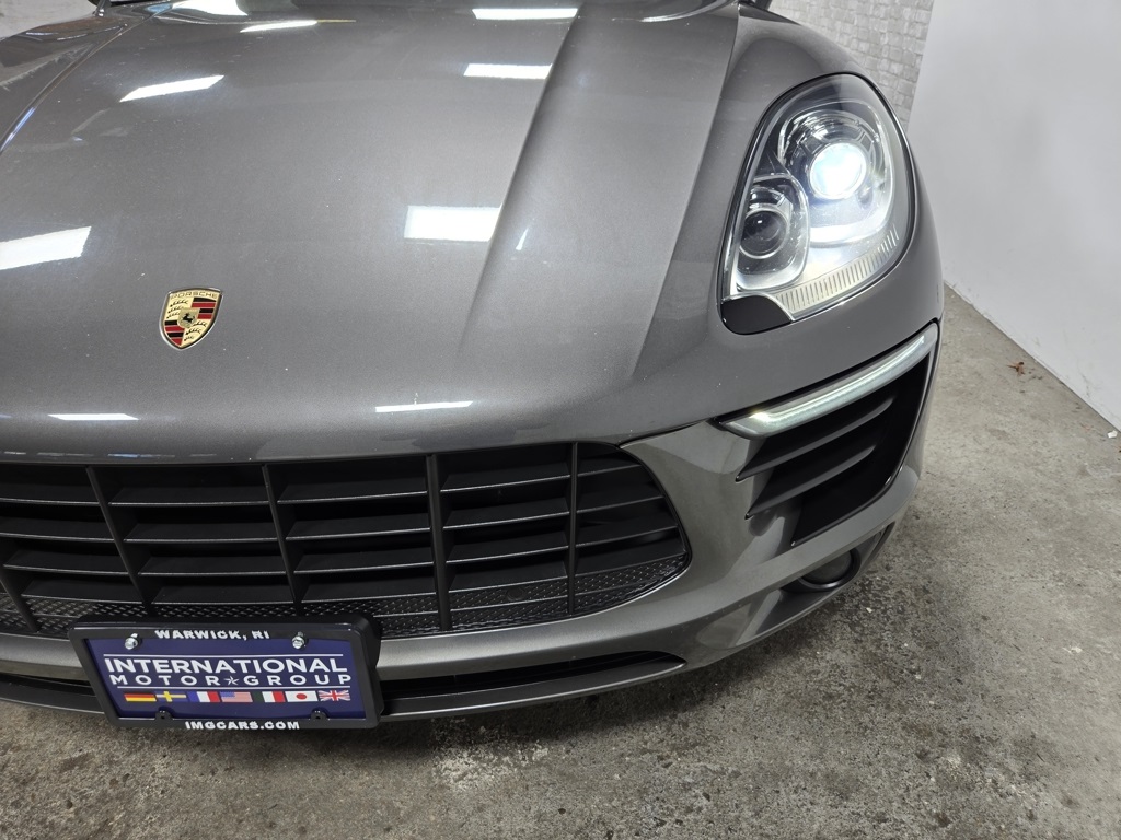 2018 Porsche Macan Base Image 57 of 61