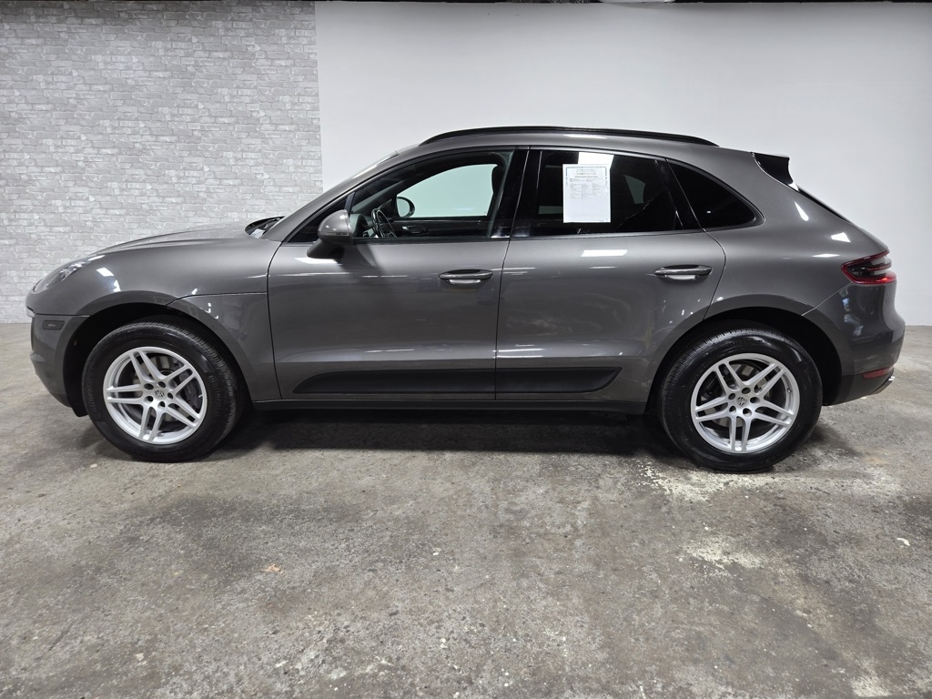 2018 Porsche Macan Base Image 10 of 61