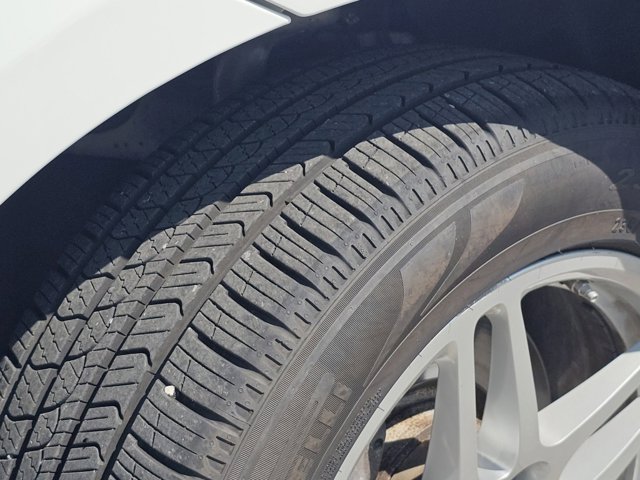 2018 Porsche Macan Base Image 10 of 29