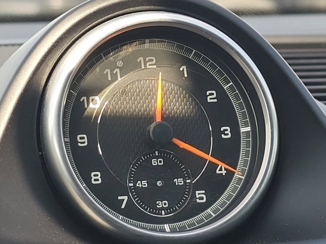 2018 Porsche Macan Base Image 20 of 29