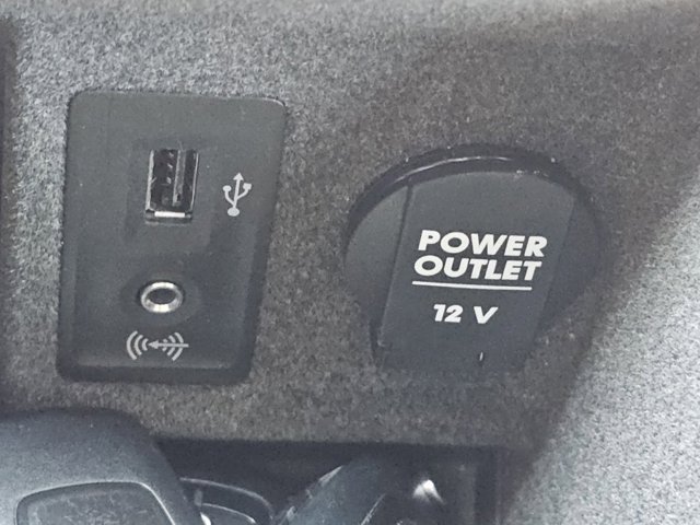 2018 Porsche Macan Base Image 24 of 29