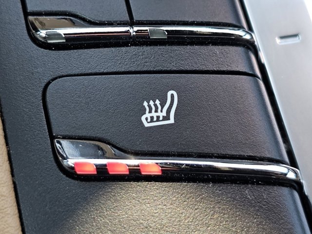 2018 Porsche Macan Base Image 25 of 29