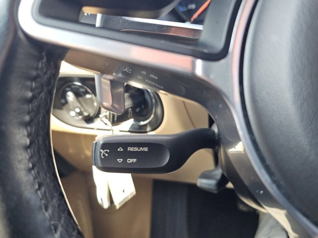 2018 Porsche Macan Base Image 11 of 29