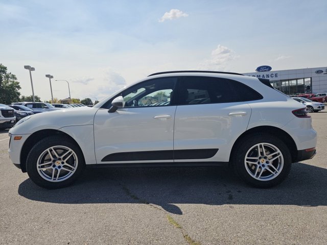 2018 Porsche Macan Base Image 8 of 29