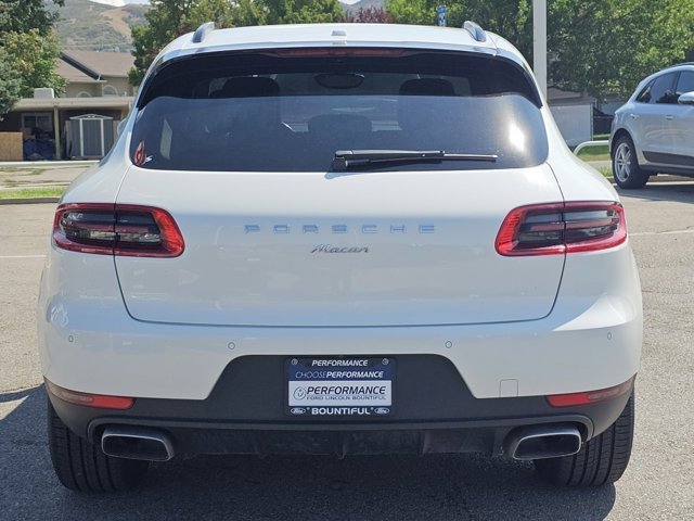 2018 Porsche Macan Base Image 6 of 29