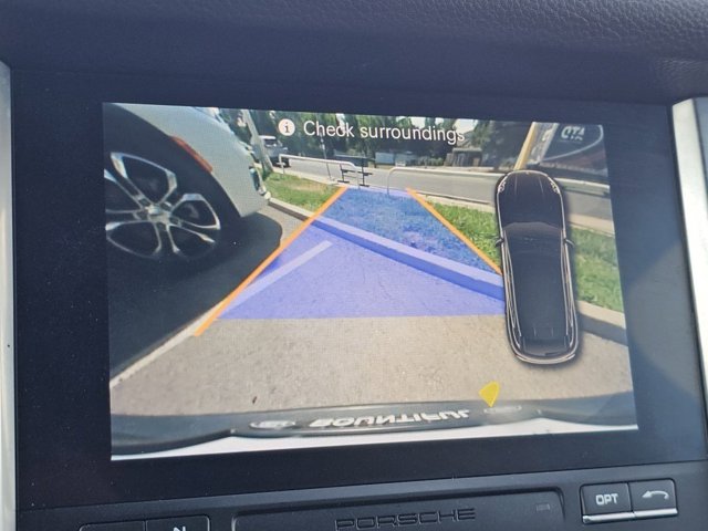 2018 Porsche Macan Base Image 21 of 29