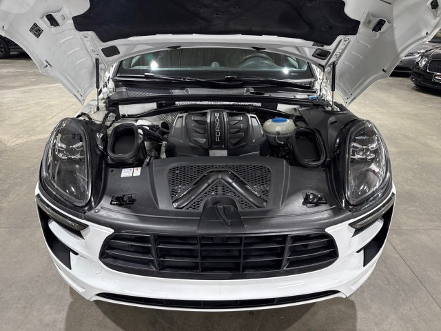 2018 Porsche Macan GTS Image 18 of 85